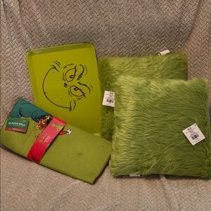 Green Grinch Pillow and Tray Set
